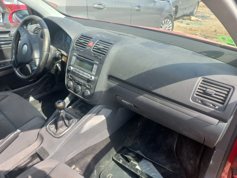 volkswagen golf v berlina (1k1) del año 2006