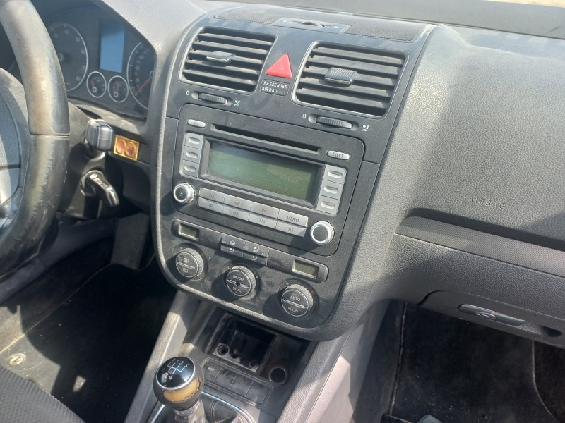 volkswagen golf v berlina (1k1) del año 2006