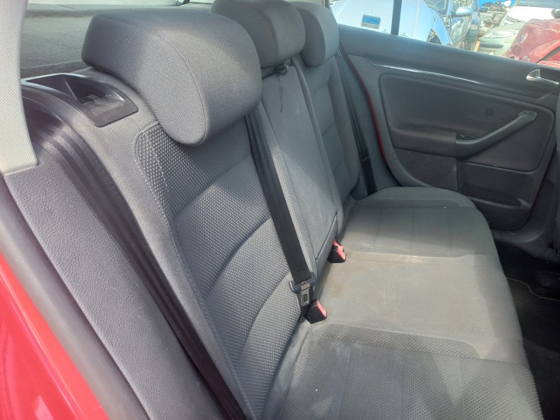 volkswagen golf v berlina (1k1) del año 2006