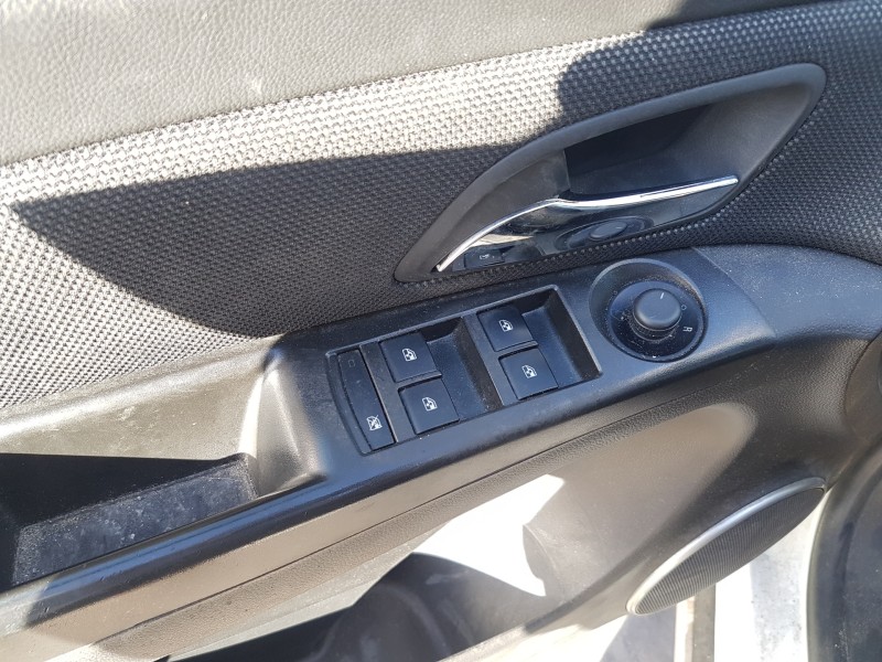 chevrolet cruze hatchback del año 2011