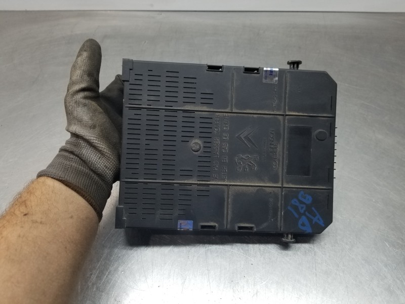 Recambio de caja reles / fusibles para peugeot partner kasten premium referencia OEM IAM 9664059080 28120836 28119246