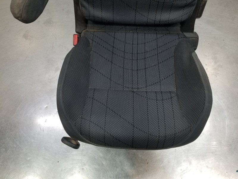 Recambio de asiento delantero izquierdo para peugeot partner kasten premium referencia OEM IAM 8846Y3 8846Z2 8846Z8