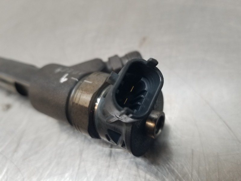 Recambio de inyector para toyota auris active referencia OEM IAM 236700N050 0445110699 