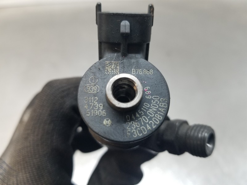 Recambio de inyector para toyota auris active referencia OEM IAM 236700N050 0445110699 