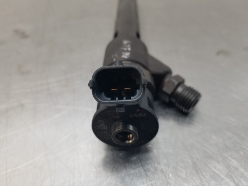 Recambio de inyector para toyota auris active referencia OEM IAM 236700N050 0445110699 