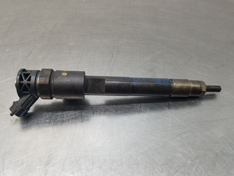 Recambio de inyector para toyota auris active referencia OEM IAM 236700N050 0445110699 