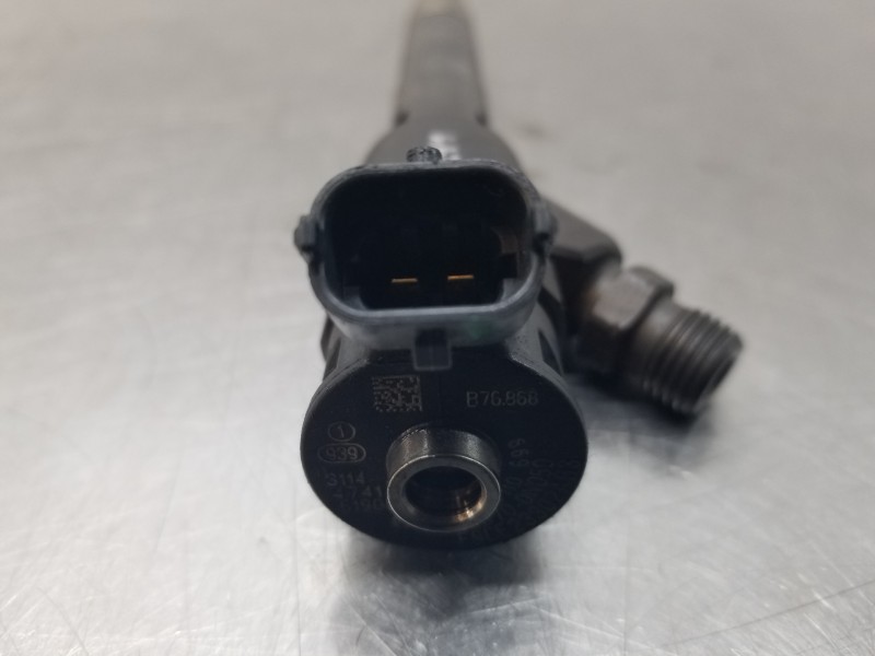 Recambio de inyector para toyota auris active referencia OEM IAM 236700N050 0445110699 