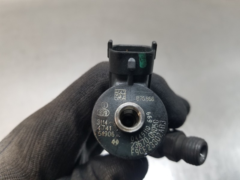 Recambio de inyector para toyota auris active referencia OEM IAM 236700N050 0445110699 