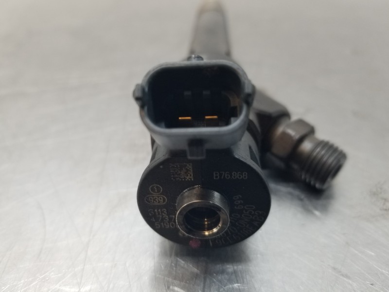 Recambio de inyector para toyota auris active referencia OEM IAM 236700N050 0445110699 