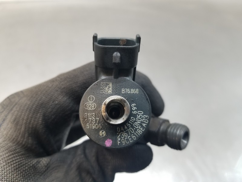 Recambio de inyector para toyota auris active referencia OEM IAM 236700N050 0445110699 