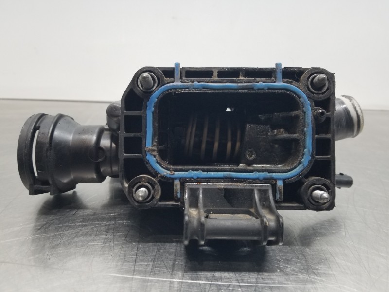 Recambio de termostato para peugeot 308 sw allure referencia OEM IAM 9812113780  