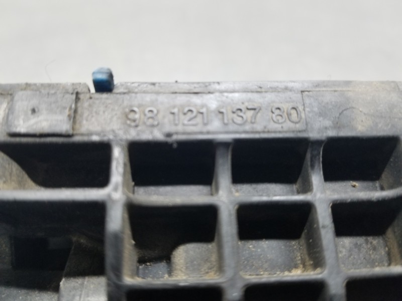 Recambio de termostato para peugeot 308 sw allure referencia OEM IAM 9812113780  