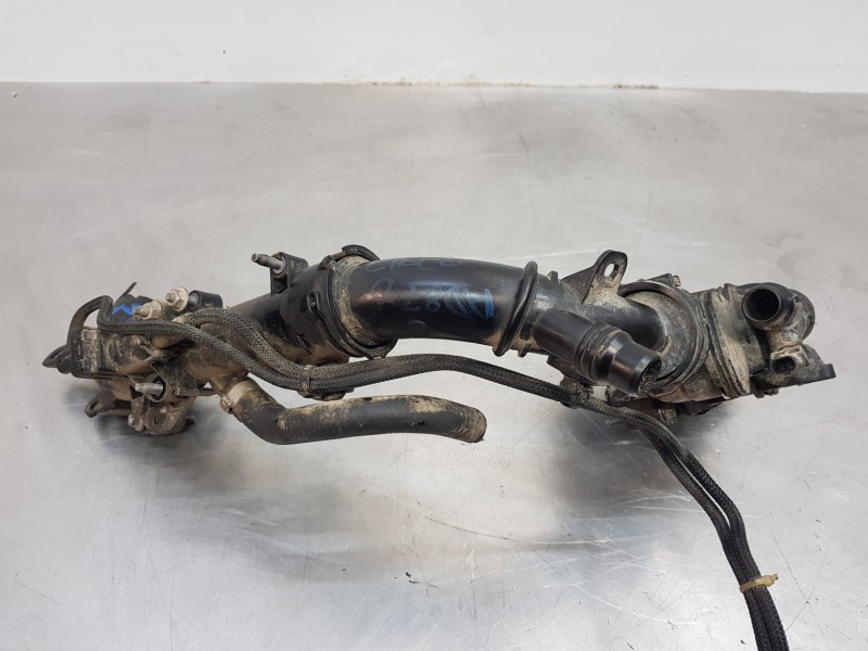 Recambio de termostato para peugeot expert combi bluehdi referencia OEM IAM 9812113780  