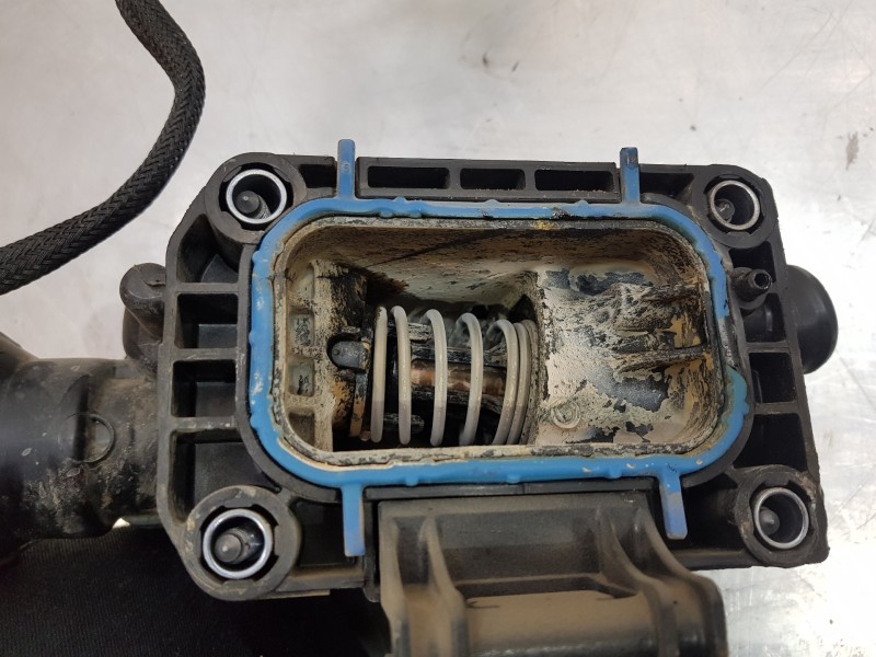 Recambio de termostato para peugeot expert combi bluehdi referencia OEM IAM 9812113780  