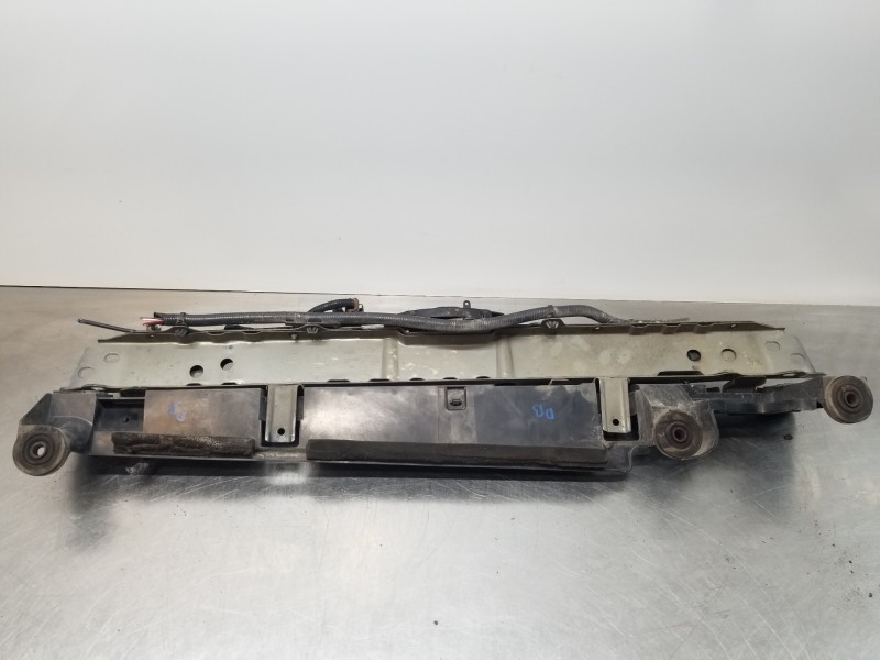 Recambio de travesaño superior para nissan qashqai (j11) tekna referencia OEM IAM F25114EAMH  