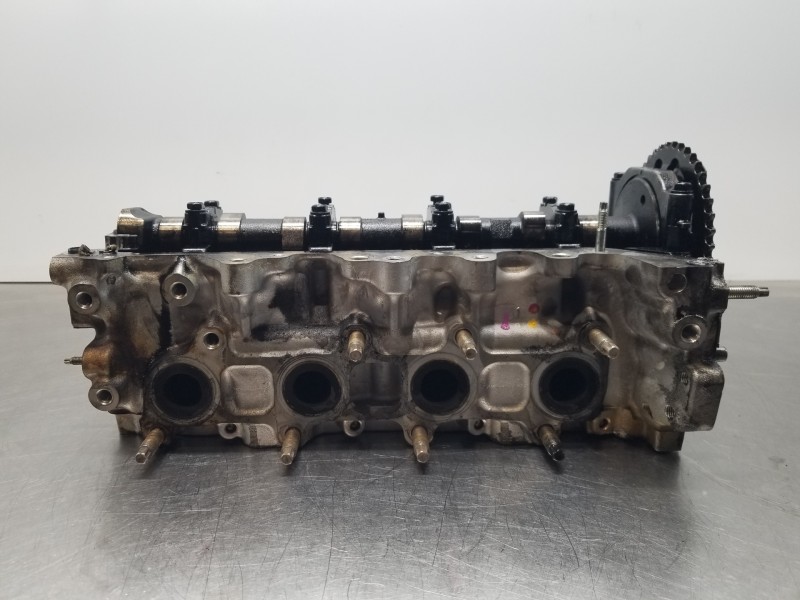 Recambio de culata para toyota auris active referencia OEM IAM 111010N010  