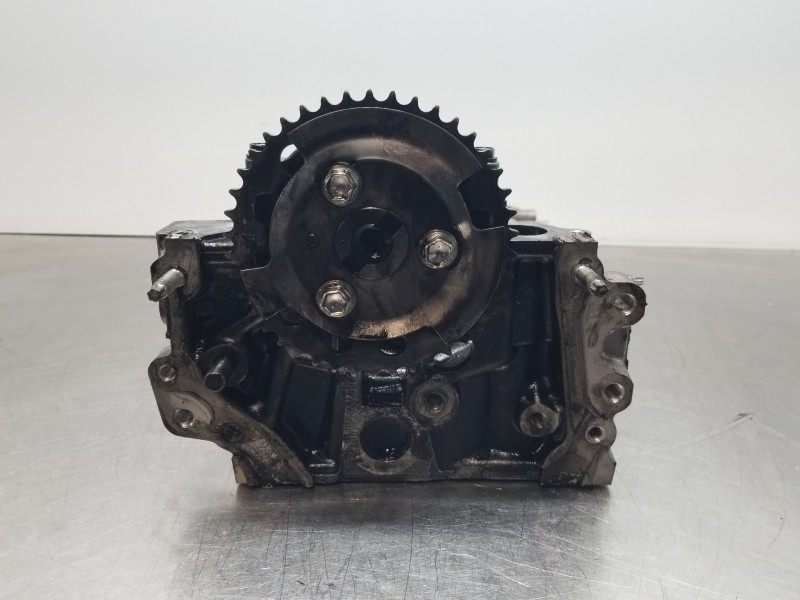 Recambio de culata para toyota auris active referencia OEM IAM 111010N010  