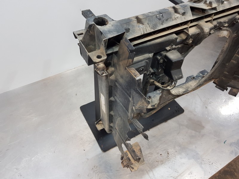 Recambio de panel frontal para peugeot partner kasten premium referencia OEM IAM 7104HG 7416J3 