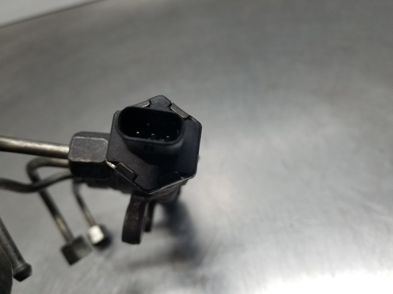 Recambio de rampa inyectora para peugeot 308 sw allure referencia OEM IAM 9821399680  