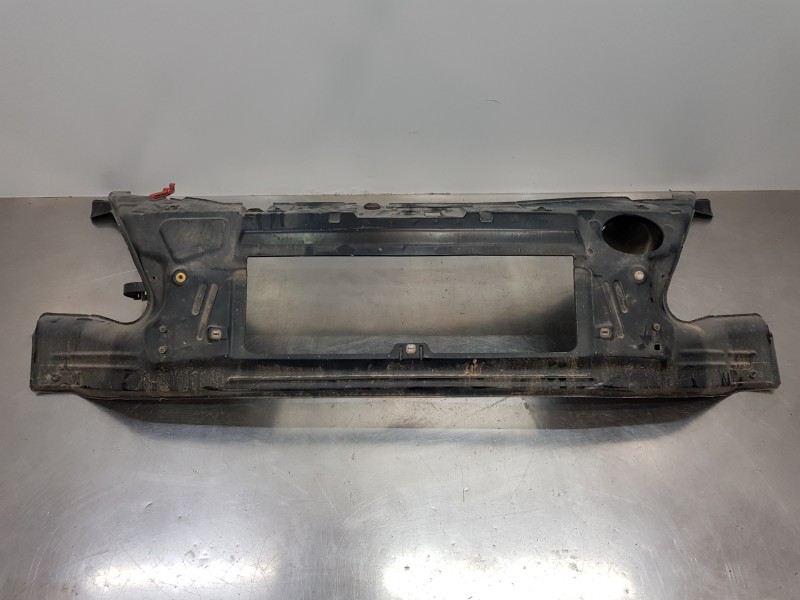 Recambio de panel frontal para iveco daily caja cerrada (2006 =>) furgón referencia OEM IAM 5801338103  