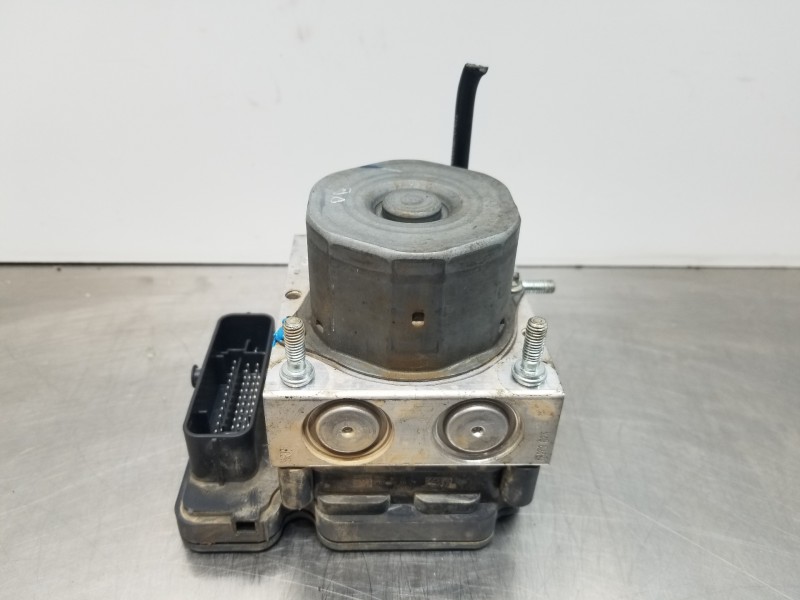 Recambio de abs para nissan qashqai (j11) tekna referencia OEM IAM 476604EA1D  