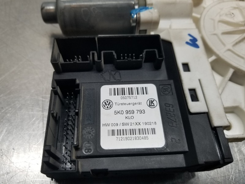 Recambio de motor elevalunas delantero izquierdo para volkswagen caddy furgón/kombi kombi referencia OEM IAM 2K5959701AZ05 2K595