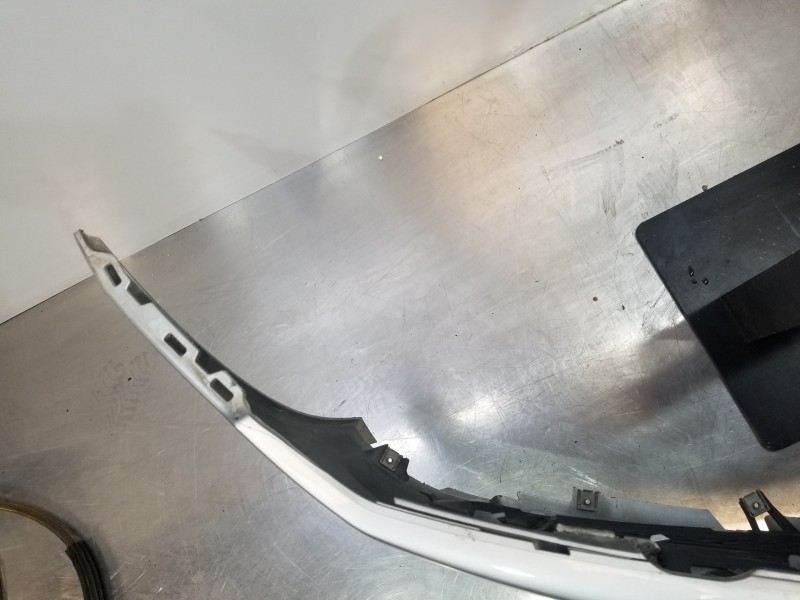 Recambio de paragolpes delantero para jaguar xf luxury referencia OEM IAM C2Z8837XXX 8X2317D957EF0XXX 