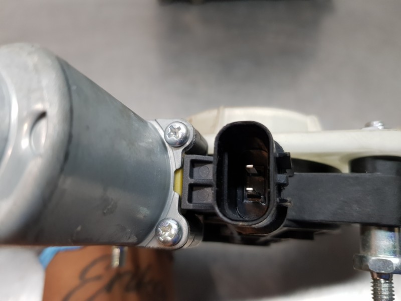 Recambio de elevalunas delantero derecho para hyundai kona hybrid referencia OEM IAM 82404J9000 82402J9000 82460J9000