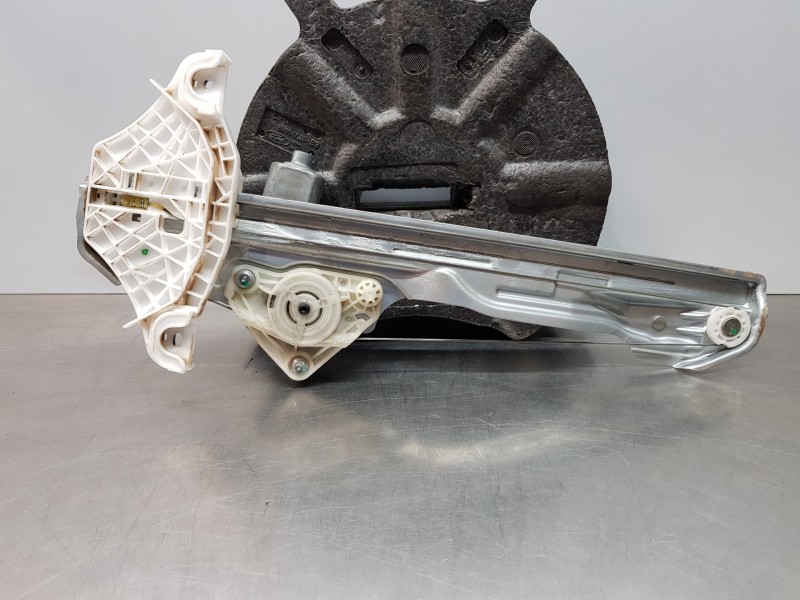 Recambio de elevalunas trasero derecho para hyundai kona hybrid referencia OEM IAM 83404J9000 82450J9000 