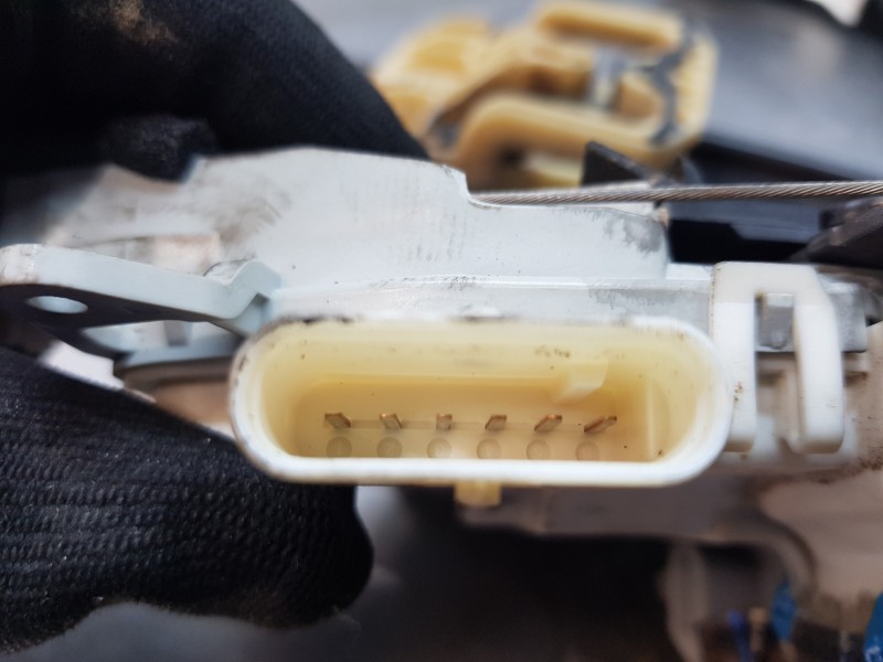 Recambio de cerradura puerta trasera izquierda para audi a4 ber. (b8) multitronic referencia OEM IAM 8K0839015F 8K0839015C 