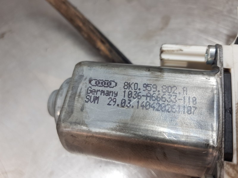 Recambio de elevalunas delantero derecho para audi a4 ber. (b8) multitronic referencia OEM IAM 8K0837462E 8K0959802A 8K0837462D