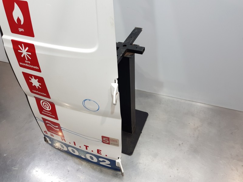 Recambio de porton trasero derecho para nissan nv 200 (m20) furgón referencia OEM IAM K01003LGDD  