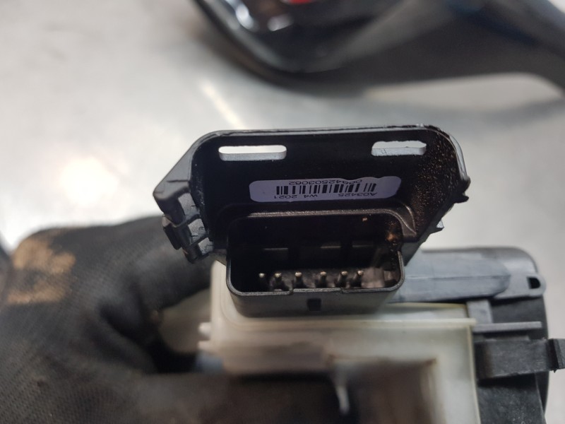 Recambio de cerradura puerta delantera derecha para opel crossland x selective referencia OEM IAM 3558109 16943702 