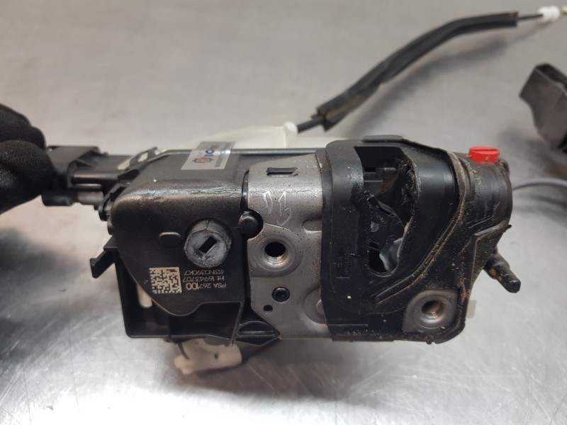 Recambio de cerradura puerta trasera derecha para opel crossland x selective referencia OEM IAM 3558104 16943707 