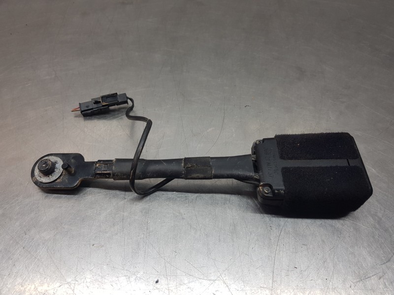 Recambio de enganche del cinturon delantero izq para opel crossland x selective referencia OEM IAM 39047216  