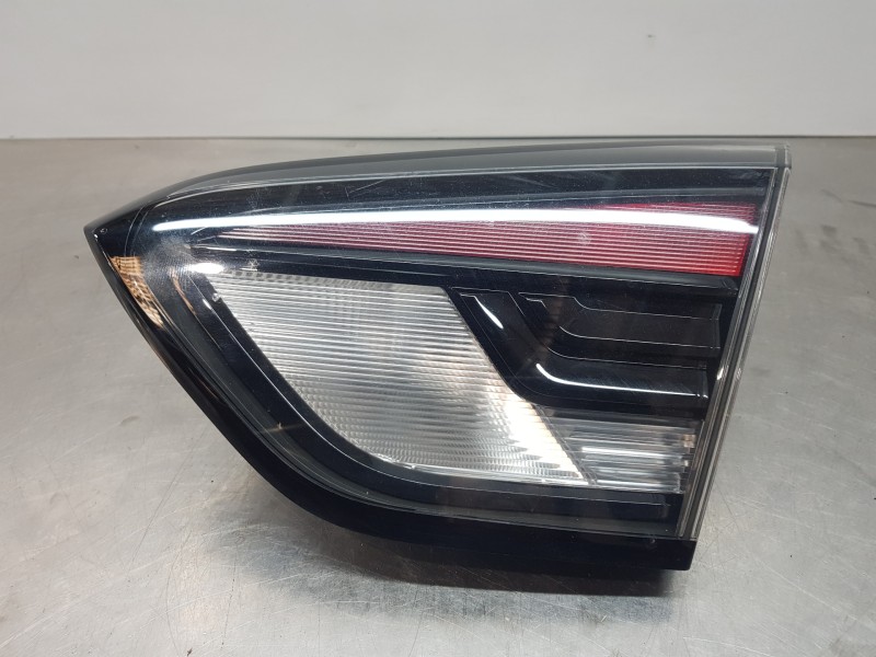 Recambio de piloto trasero derecho interior para opel crossland x selective referencia OEM IAM 39235954  