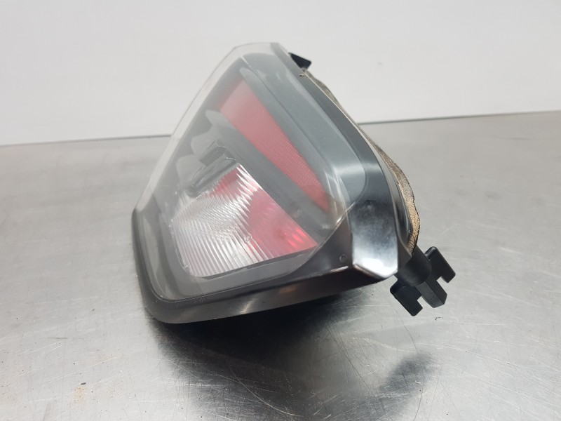 Recambio de piloto trasero izquierdo interior para opel crossland x selective referencia OEM IAM 39235953  