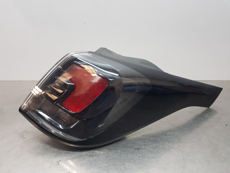 Recambio de piloto trasero derecho para opel crossland x selective referencia OEM IAM 39137520 39137522 