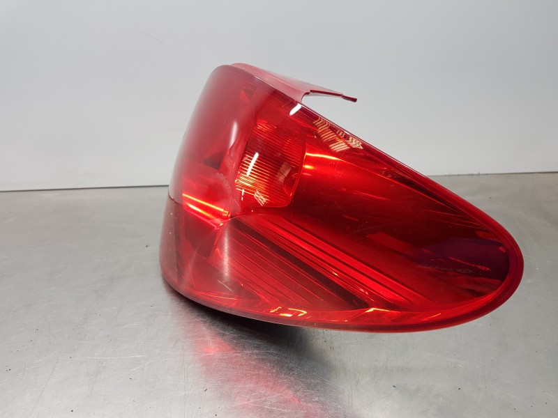 Recambio de piloto trasero derecho para peugeot 207 confort referencia OEM IAM 6351Y7  