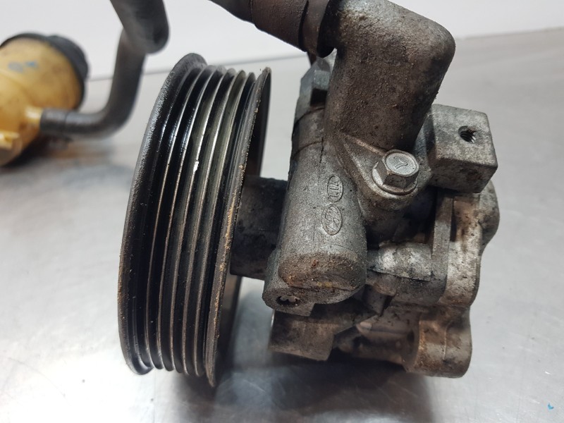 Recambio de bomba direccion para hyundai tucson (jm) gl referencia OEM IAM 571002E200  