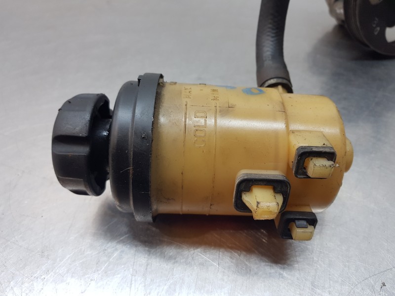 Recambio de bomba direccion para hyundai tucson (jm) gl referencia OEM IAM 571002E200  