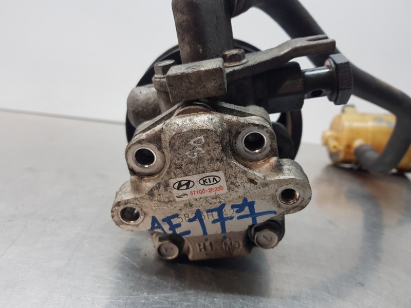 Recambio de bomba direccion para hyundai tucson (jm) gl referencia OEM IAM 571002E200  