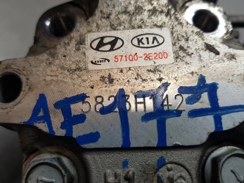 Recambio de bomba direccion para hyundai tucson (jm) gl referencia OEM IAM 571002E200  