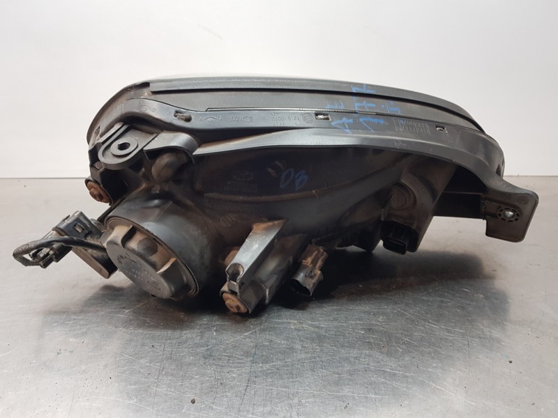 Recambio de faro izquierdo para hyundai tucson (jm) gl referencia OEM IAM 921032E020  