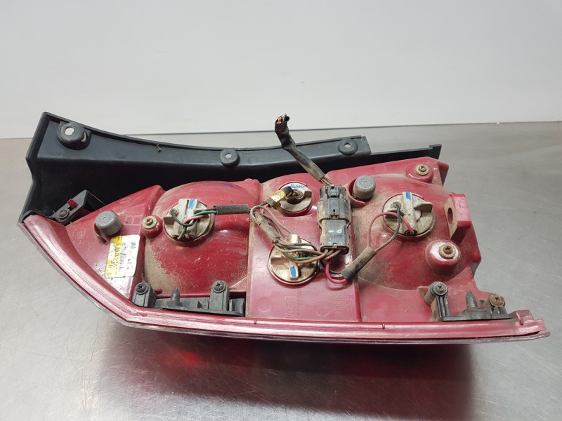 Recambio de piloto trasero derecho para hyundai tucson (jm) gl referencia OEM IAM 924022E010  