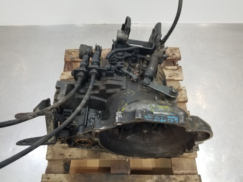 Recambio de caja cambios para hyundai tucson (jm) gl referencia OEM IAM 4300039772  