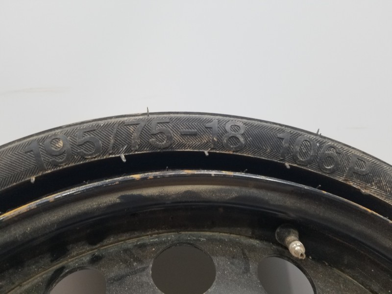 Recambio de neumatico repuesto para audi q5 (8r) quattro referencia OEM IAM 8R0601010B 8R0601027 8R0601011ER