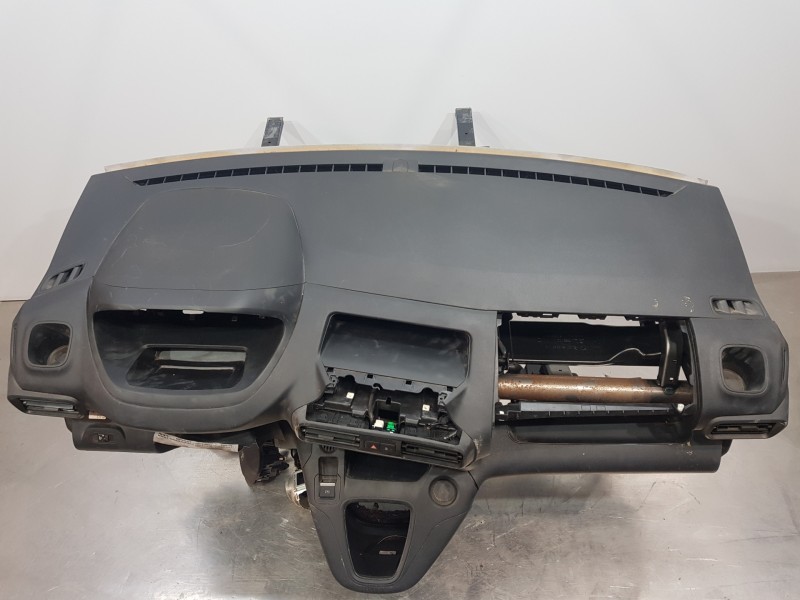 Recambio de salpicadero para peugeot partner standard 600kg referencia OEM IAM 16841899ZD  