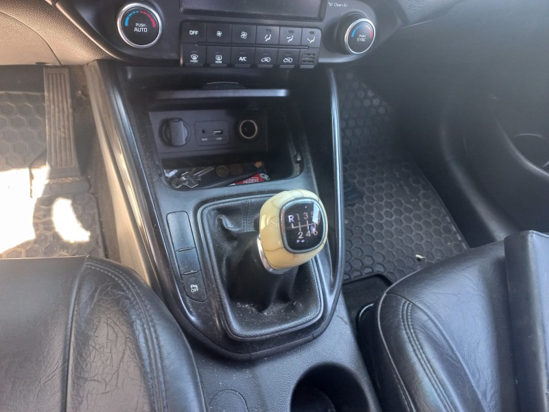 kia carens ( ) del año 2017