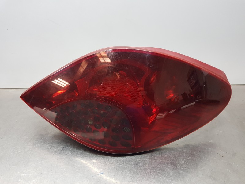 Recambio de piloto trasero derecho para peugeot 207 cc sport referencia OEM IAM 6351CE 9680179080 